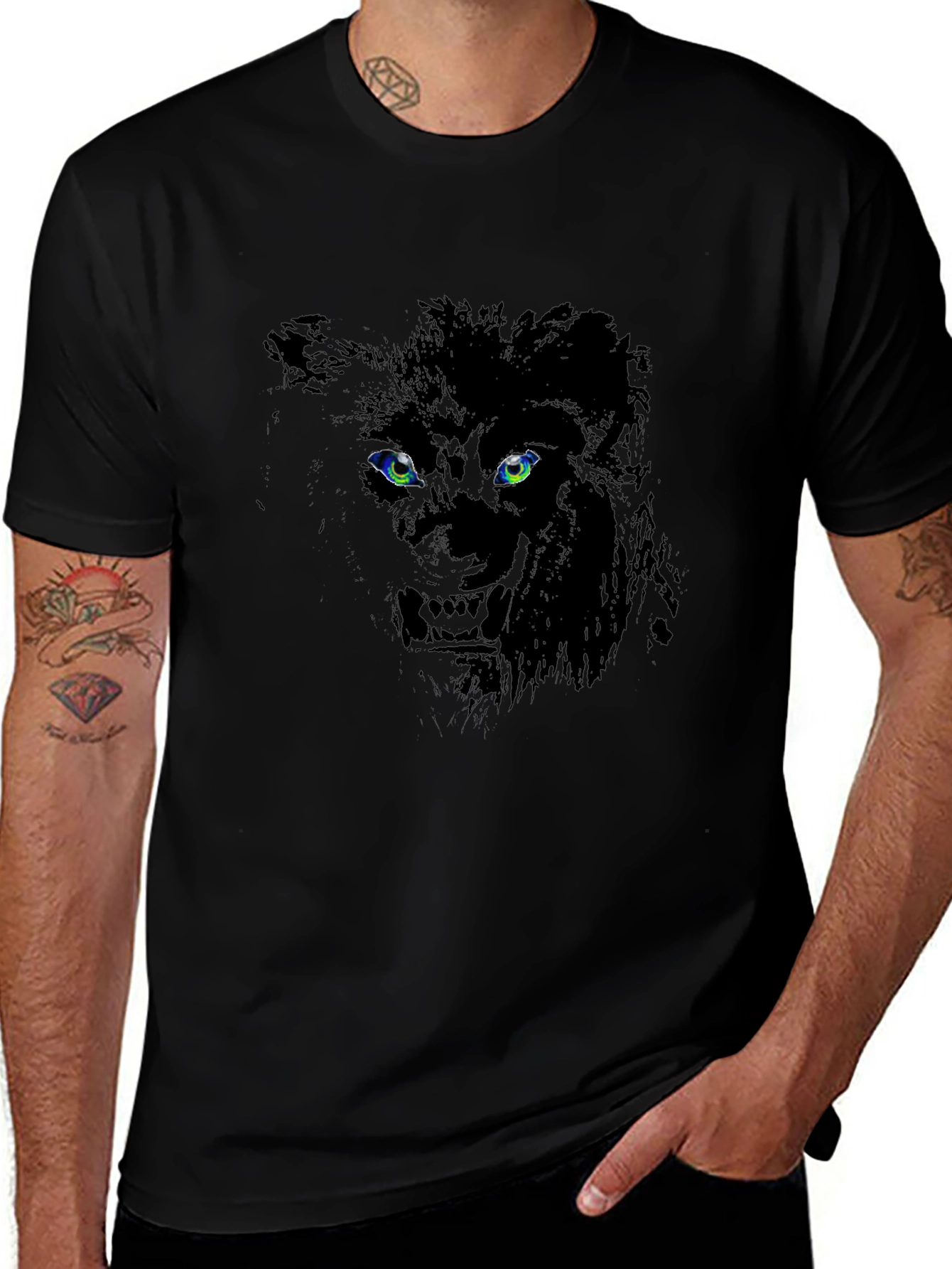 Lion Eyes Graphic Print Black T-Shirt